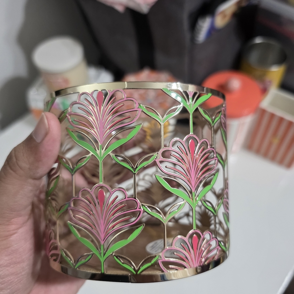 Bath & Body Works Pink Lotus Flower & Green Leaf Metal 3 Wick Candle Holder NEW - Picture 2 of 9